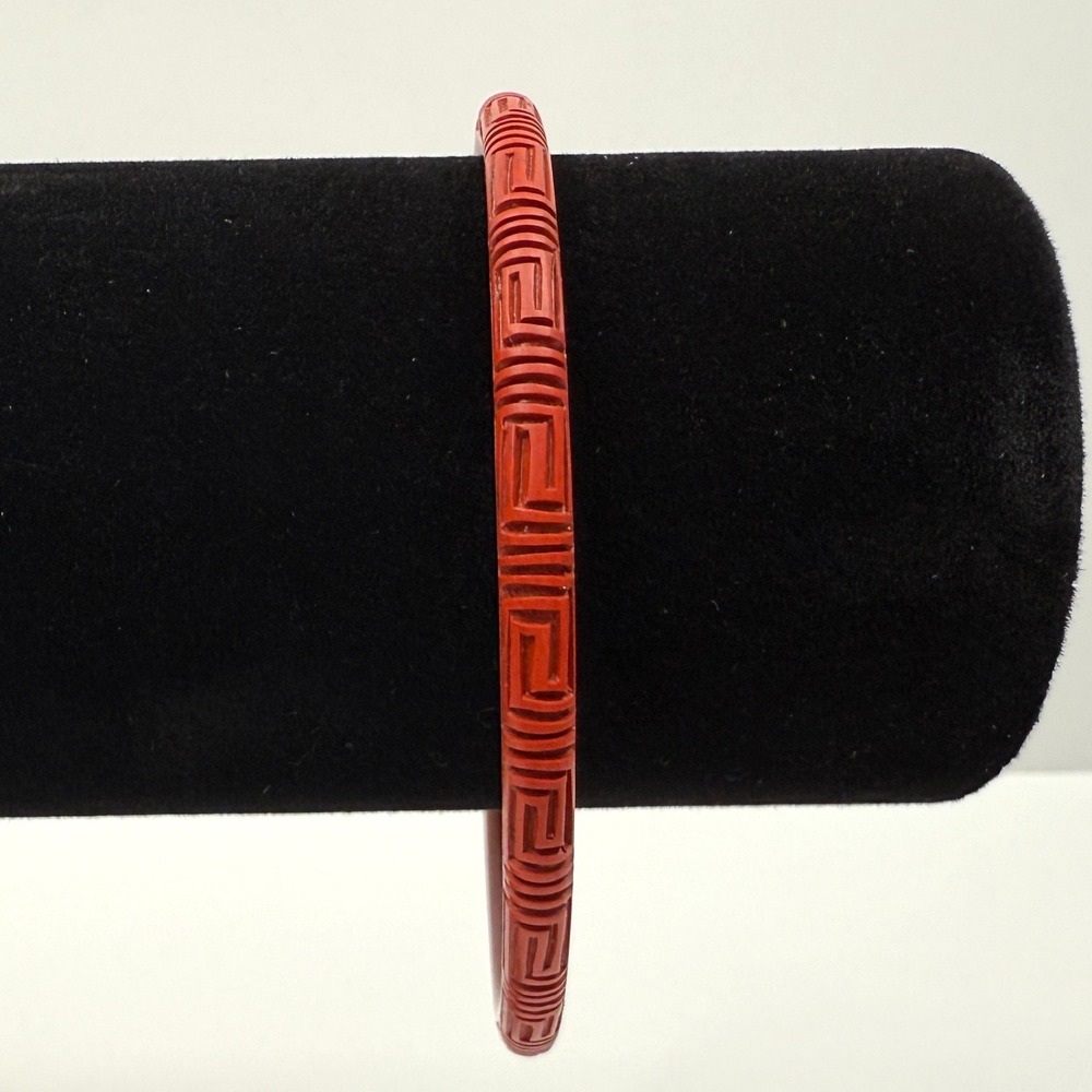 VTG Chinese Cinnabar Lacquer Bangle Bracelets Red Hand Carved Thin Wrist Sz 8.25
